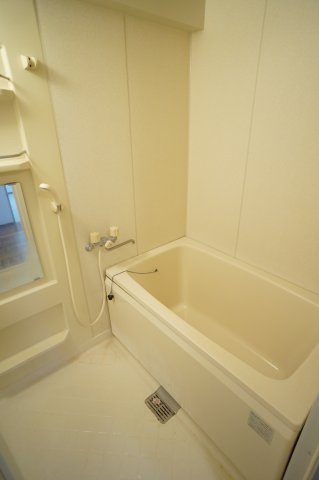 クレストヒル中野木の浴室|広いお風呂は疲れも癒されますね