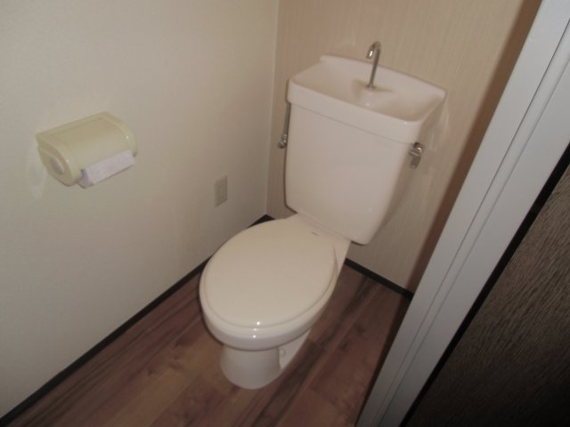 クレストヒル中野木のトイレ|もちろんバス・トイレ別ですよ