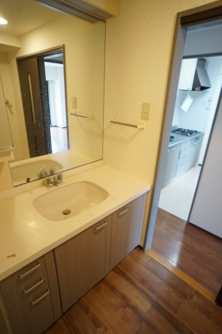 クレストヒル中野木の独立洗面台|広い洗面台はいいですね
