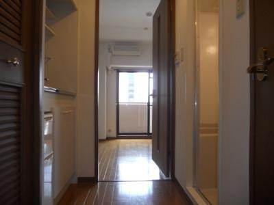 プレサンス京都烏丸御池Ⅱの内装|玄関から～