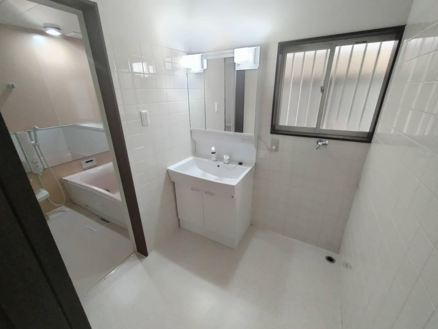 大阪狭山市今熊３丁目の中古一戸建の洗面所