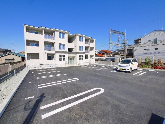 カルムの駐車場