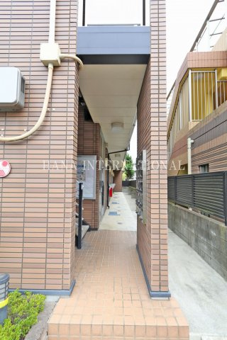 レオパレスホーヤⅡのエントランス