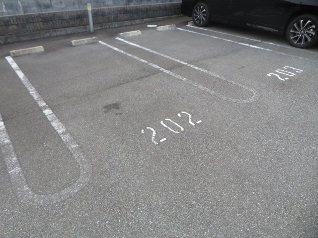 ブールドーグフランセの駐車場