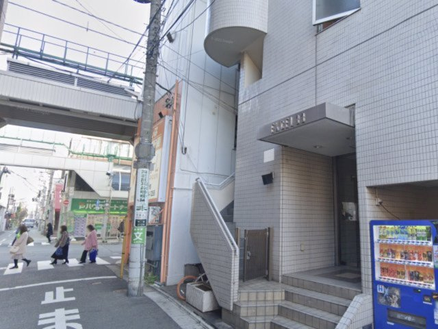 EXCEL33のエントランス