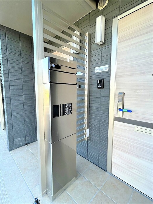 カーサプリマベーラ　　刈谷市近郊の賃貸はクラスホーム刈谷店のエントランス