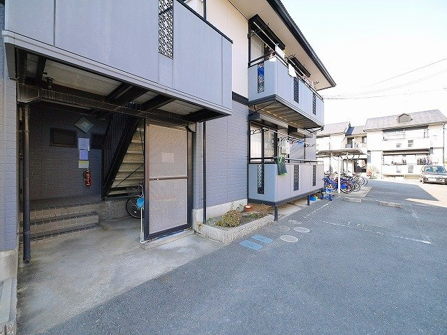 ガイアーヒルズⅠのエントランス|毎日通るエントランスはこのようになっています