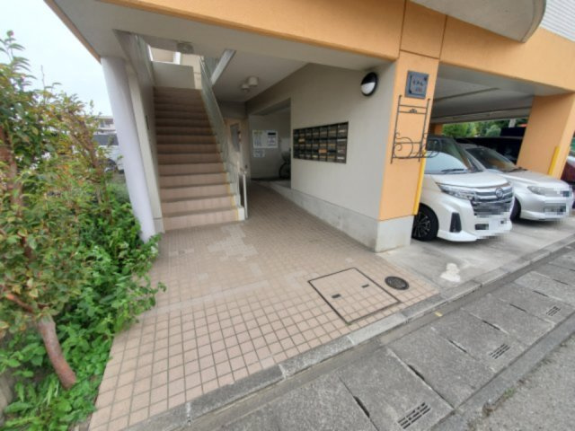 ラ・メール壱番館のエントランス|落ち着いたエントランスです