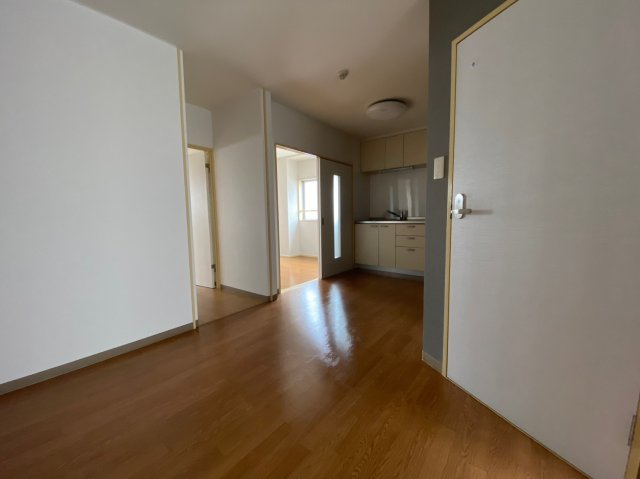 第一荻島ユニティビルの居間・リビング