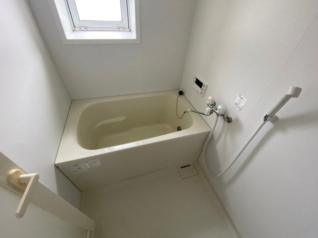 第一荻島ユニティビルの浴室