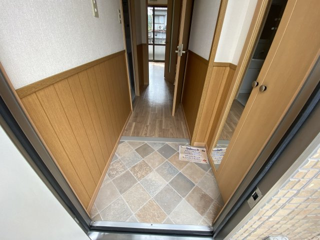 コンフォート青山Ｃ棟の玄関