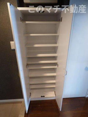 【収納】 | アイセレブ箱崎浪漫邸(アイセレブハコザキロマンテイ) | 別号室の写真になります。現況優先。