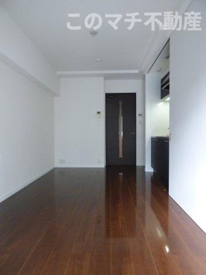 【居間・リビング】 | アイセレブ箱崎浪漫邸(アイセレブハコザキロマンテイ) | 別号室の写真になります。現況優先。