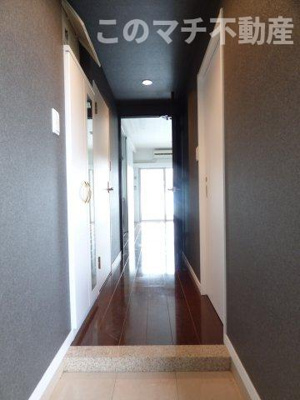 【玄関】 | アイセレブ箱崎浪漫邸(アイセレブハコザキロマンテイ) | 別号室の写真になります。現況優先。