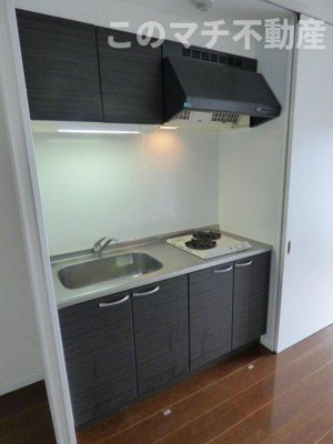 【キッチン】 | アイセレブ箱崎浪漫邸(アイセレブハコザキロマンテイ) | 別号室の写真になります。現況優先。