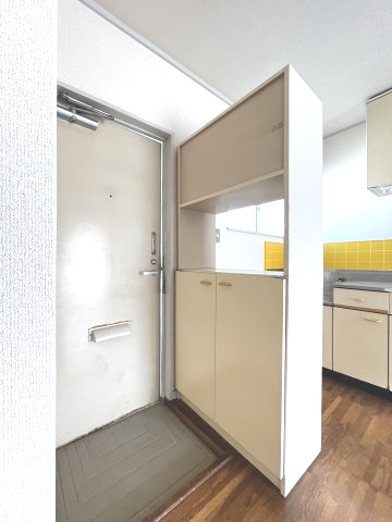 エステートピア葉山Bの玄関