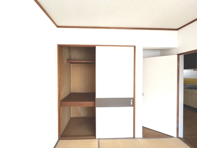 エステートピア葉山Bの収納