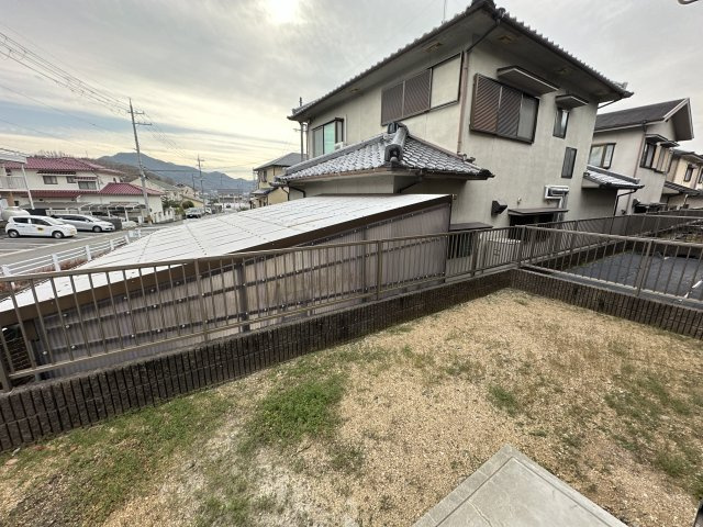 プレミール　Ⅱ棟の庭