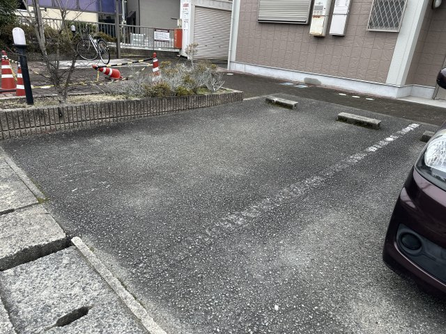 プレミール　Ⅱ棟の駐車場