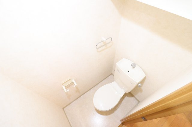 ブルーオーシャンのトイレ|ゆったりとした空間のトイレです