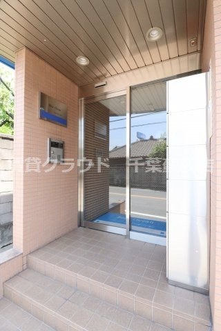 ブルーオーシャンのエントランス|安心のオートロック付き