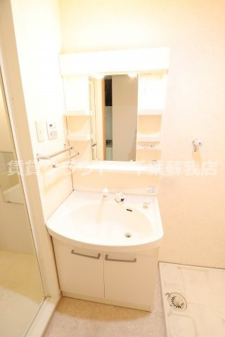 ブルーオーシャンの洗面所|朝の準備に活躍する、洗髪洗面化粧台！