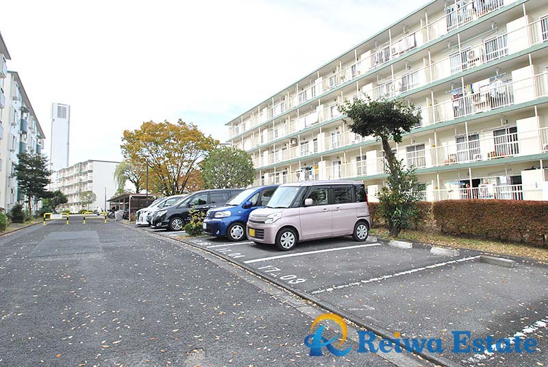 湘南西部住宅　2-17号棟の駐車場