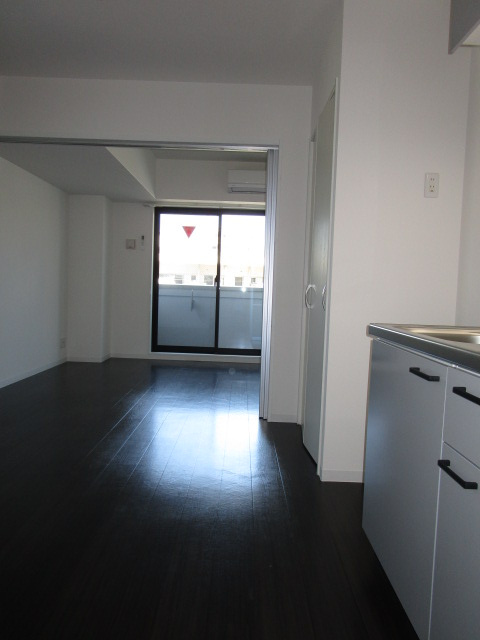 Mv.imp大阪塚本の居間・リビング