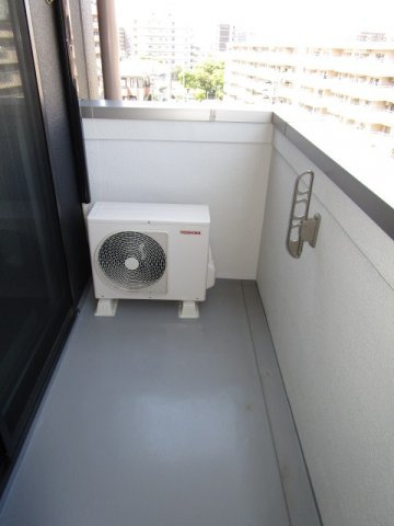 Mv.imp大阪塚本のバルコニー