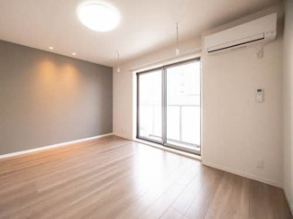 【洋室】 | ShaMaison SOLUTIONS VIII | ゆったり8.4帖の洋室です