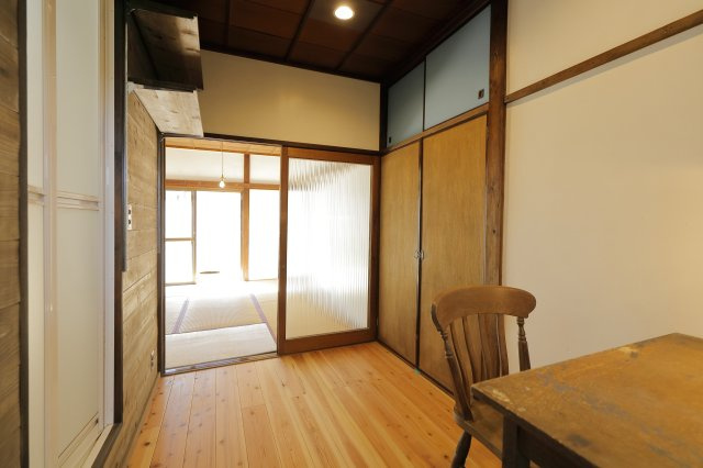 坂田荘の洋室
