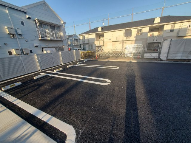 サンヴィラージュの駐車場|駐車場があるので、車を買う予定の方も安心です