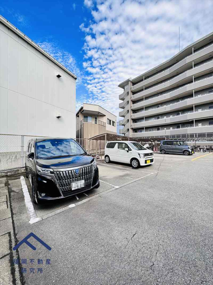 エバーライフ箱崎第2の駐車場