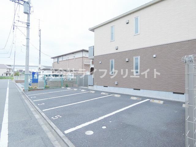 シャンボールの駐車場