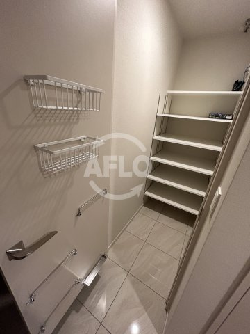 ファインレジデンス福島海老江（海老江西小学校区）の玄関|ファインレジデンス福島海老江（海老江西小学校区）シューズインクローゼット