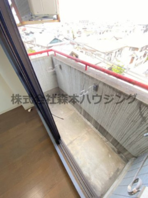 【バルコニー】 | 　京阪プリンスマンション | 開放的で明るい空間を演出してくれるバルコニーです