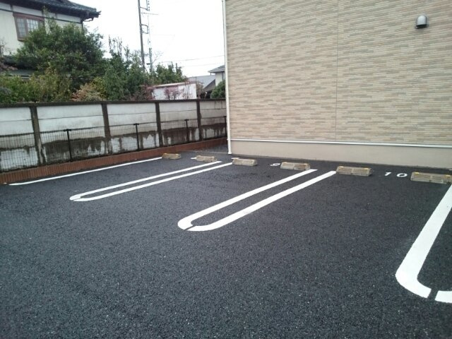 エレガンテプレッソAの駐車場