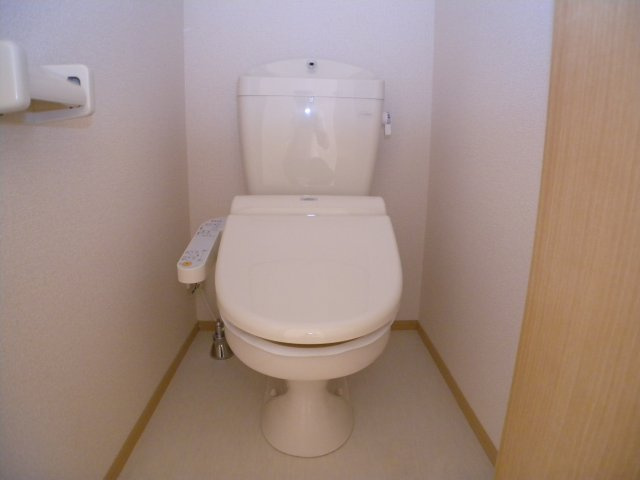 三木市緑が丘町西４丁目のアパートのトイレ|グランクレール
