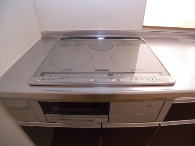 三木市緑が丘町西４丁目のアパートのキッチン|グランクレール