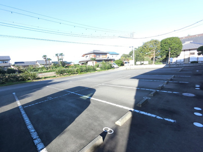 【駐車場】 | ファミーユ