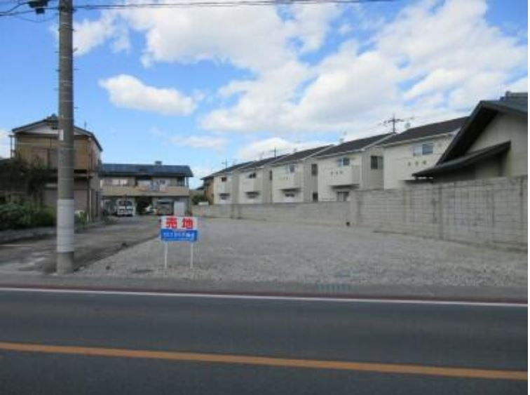 藤岡市藤岡　土地990の前面道路含む現地写真