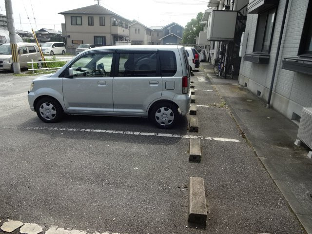 くすの木ハイツIIIの駐車場