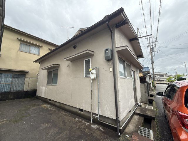 新在家中の町貸家の外観