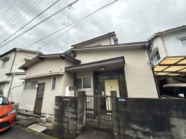 新在家中の町貸家の外観