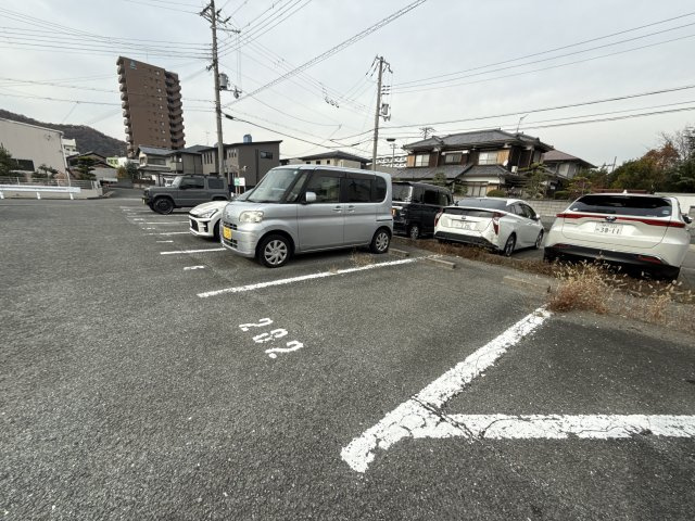 舞ハウスの駐車場