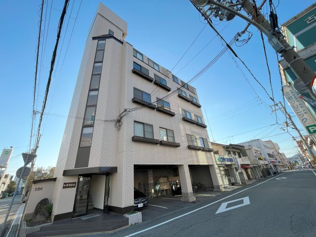 リーダーマンションの外観