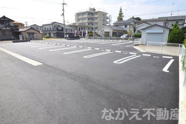 【駐車場】 | 駐車場があるので、車を買う予定の方も安心です