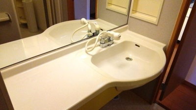 【独立洗面台】 | ロイヤルクレッセント西登戸弐番館 | ※同物件・同タイプの写真です。