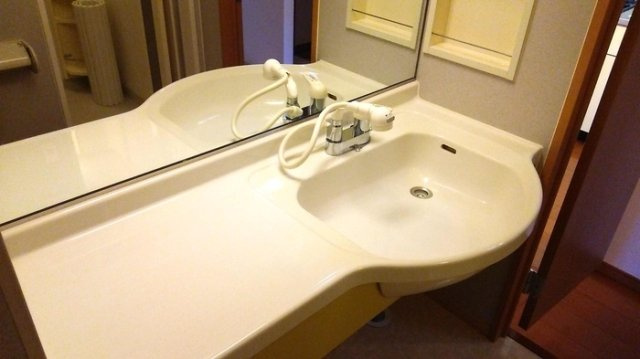 【独立洗面台】 | ロイヤルクレッセント西登戸弐番館 | ※同物件・同タイプの写真です。