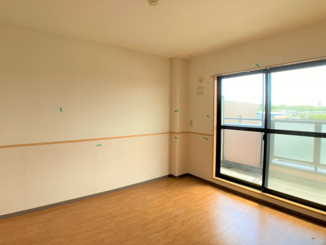 NEOの洋室|別部屋同一間取りのお写真となります。